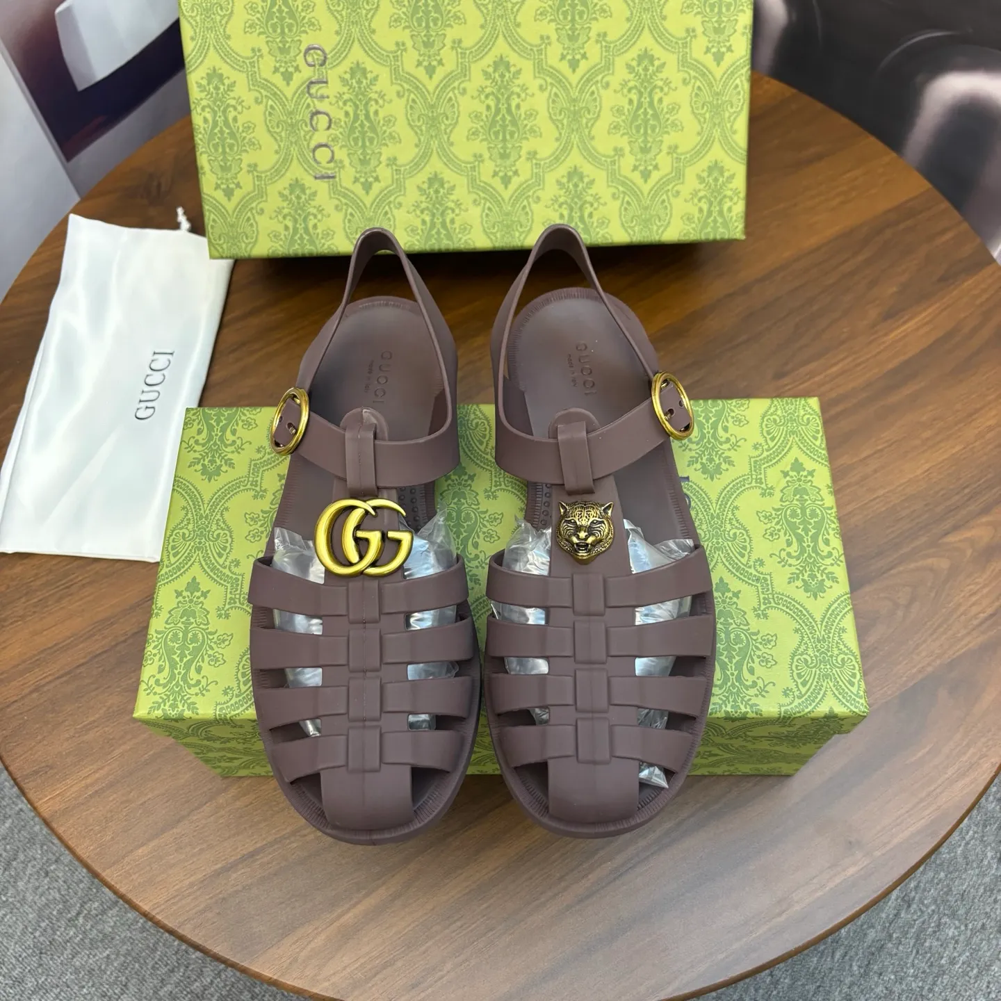 Men's shoes 260💰 [Gucci] Counter quality, top-quality original goods, real photos! Original TPU material, fine workmanship, comfortable; genuine 1:1 replica Size: 36 ~ 46